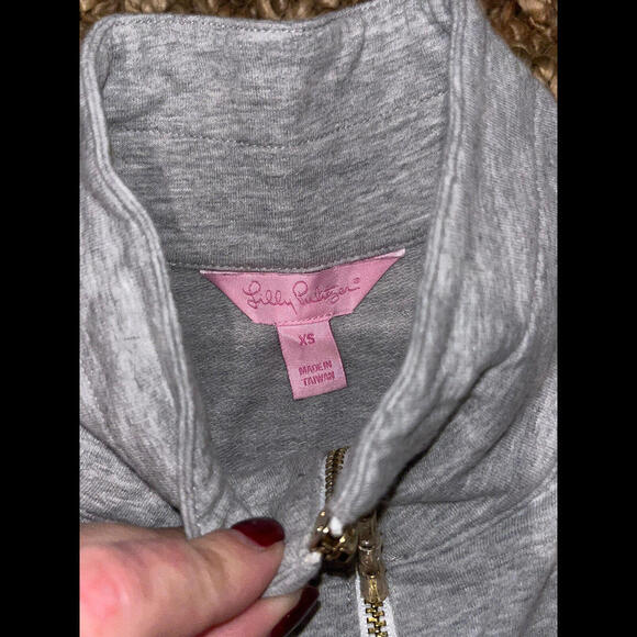 Lilly Pulitzer SZ XS Gray Skipper Popover Sweatshirt Peek-A-Boo Lace Sleeve - Picture 3 of 6